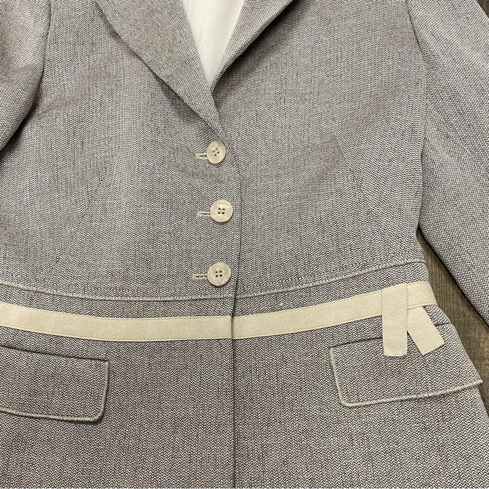 Kasper Beige Blazer and Skirt‎ Set with Cream Accents Career Wear Office Size 10